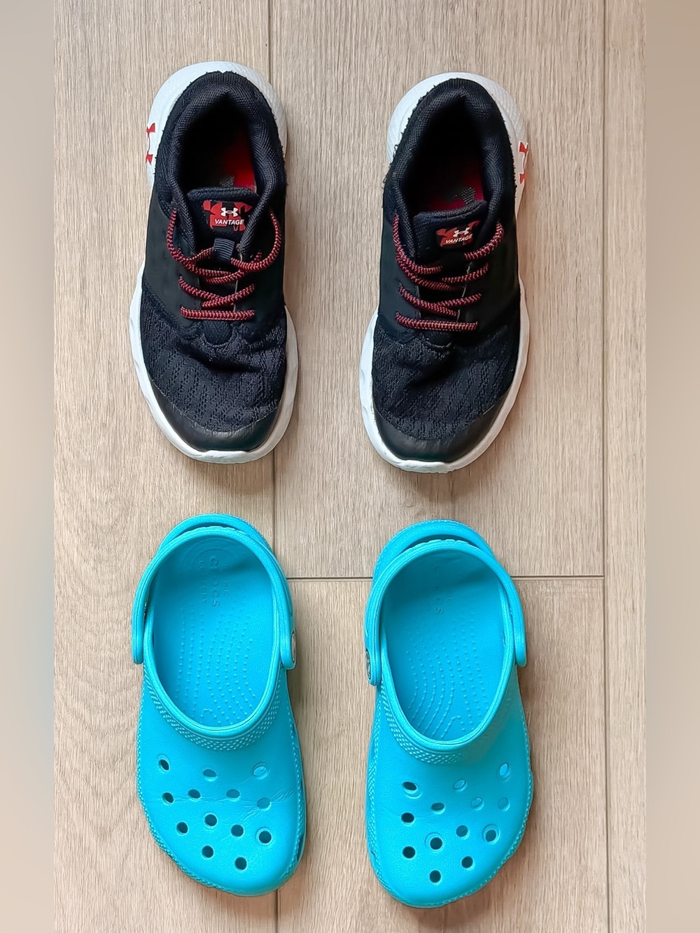 BOYS CROCS UNDER ARMOUR VANTAGE AL TENNIS SHOES SUMMER BUNDLE SIZE 12